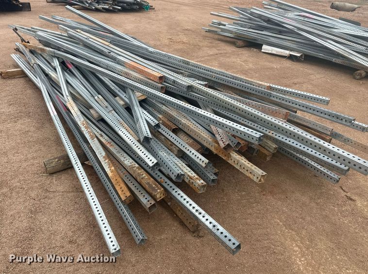 image for item ER5221 (5) pallets of posts