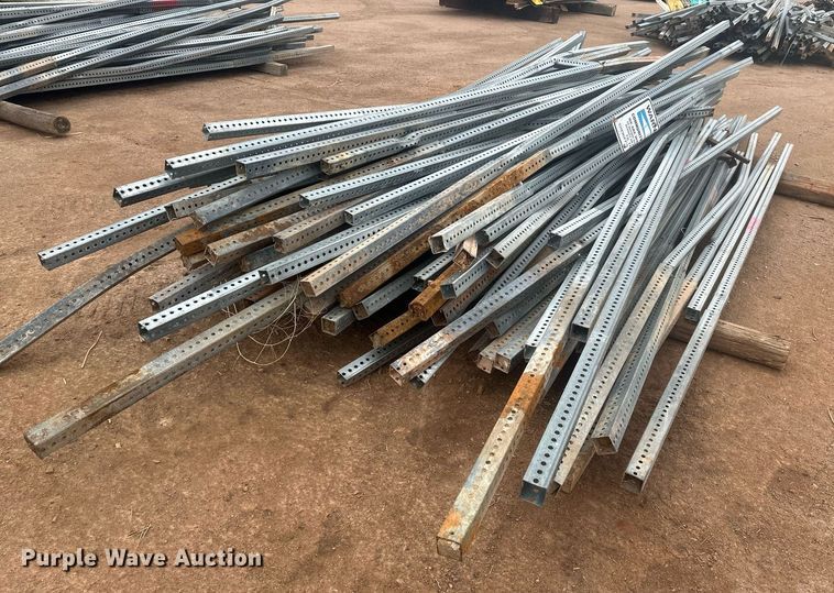 image for item ER5221 (5) pallets of posts