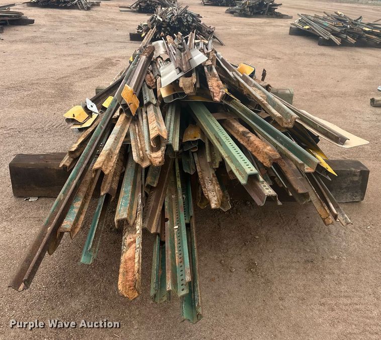 image for item ER5222 (5) pallets of posts