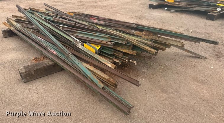 image for item ER5223 (5) pallets of posts