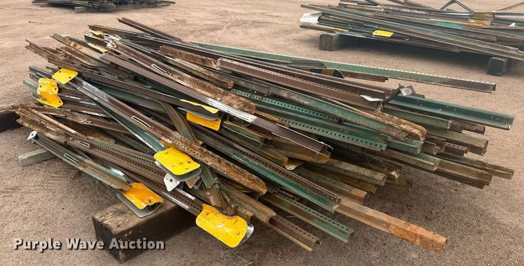 image for item ER5223 (5) pallets of posts