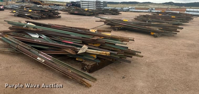 image for item ER5223 (5) pallets of posts
