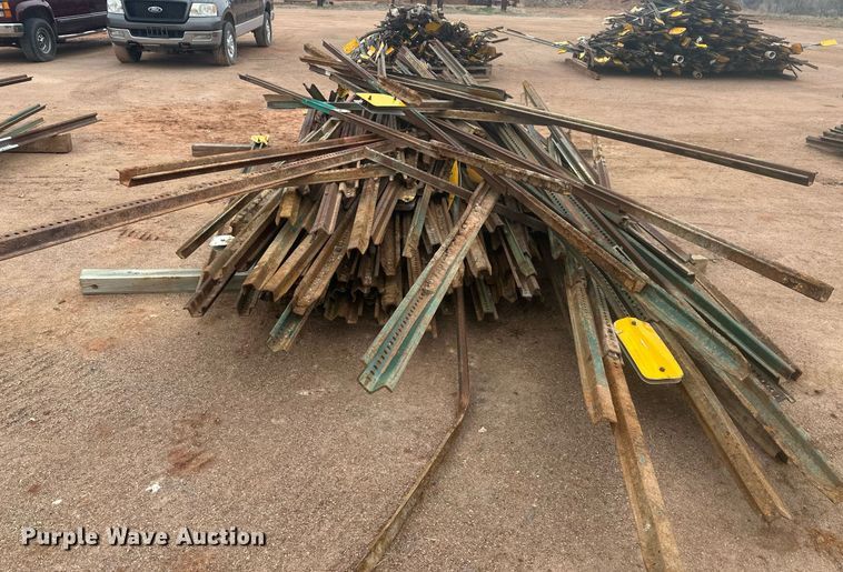 image for item ER5224 (5) pallets of posts