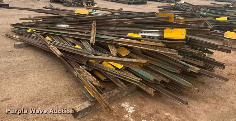 image for item ER5224 (5) pallets of posts