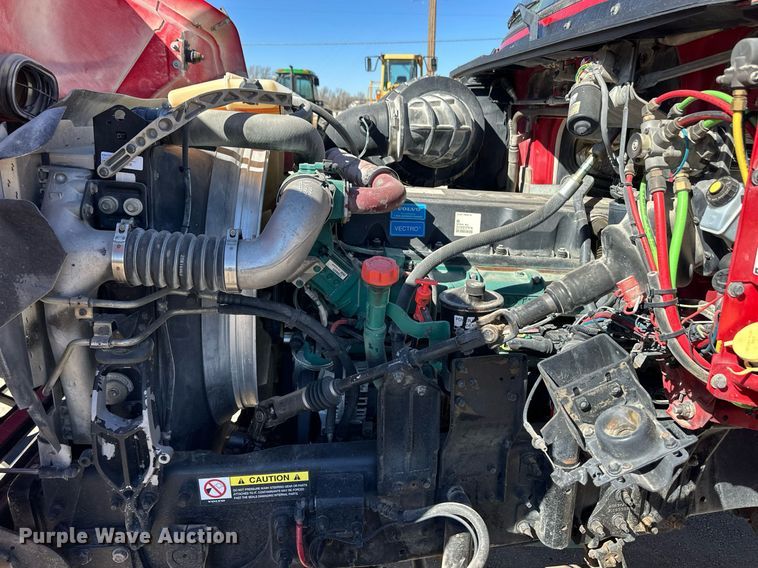 image for item ER8896 2009 Volvo D13 semi truck