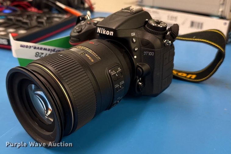 image for item NO9728 Nikon D7100 digital SLR camera