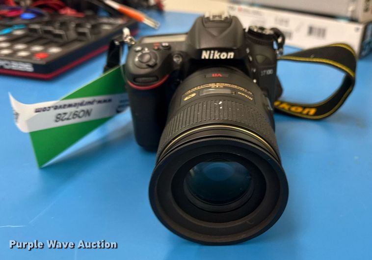 image for item NO9728 Nikon D7100 digital SLR camera