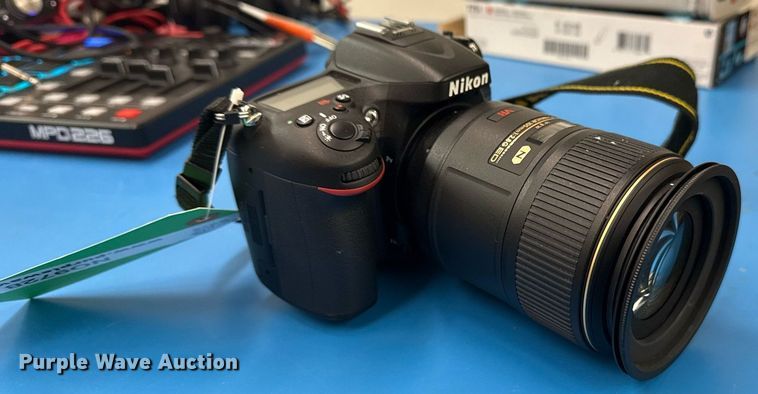 image for item NO9728 Nikon D7100 digital SLR camera