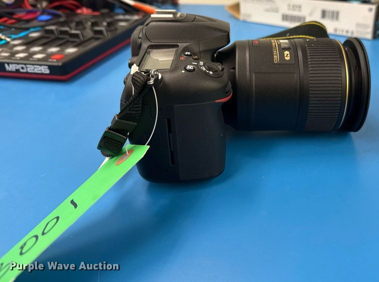 image for item NO9728 Nikon D7100 digital SLR camera