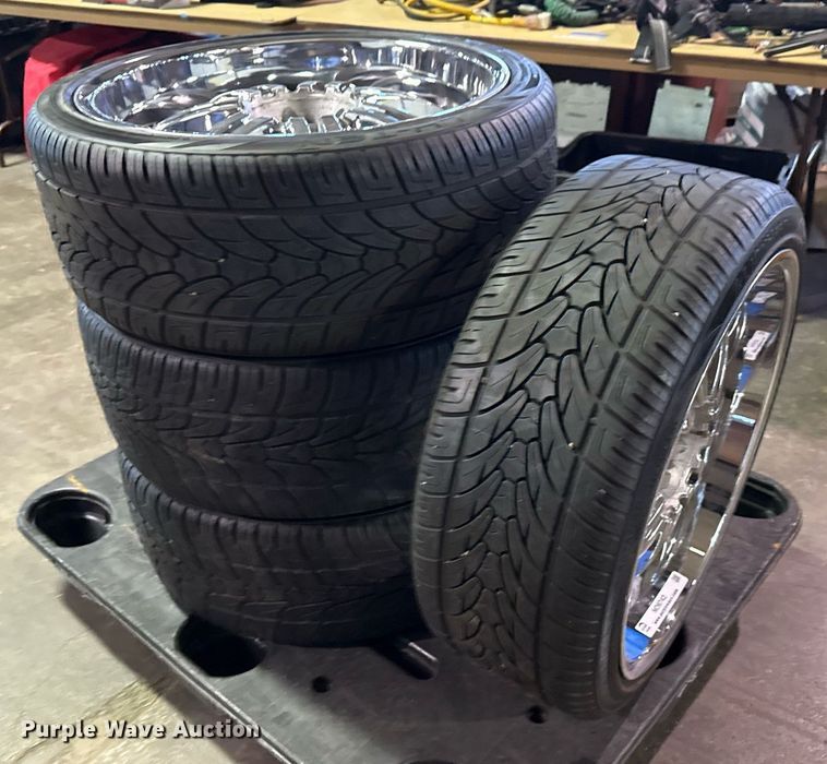 image for item NO9742 (4) Lionhart 265/35ZR22 tires and wheels