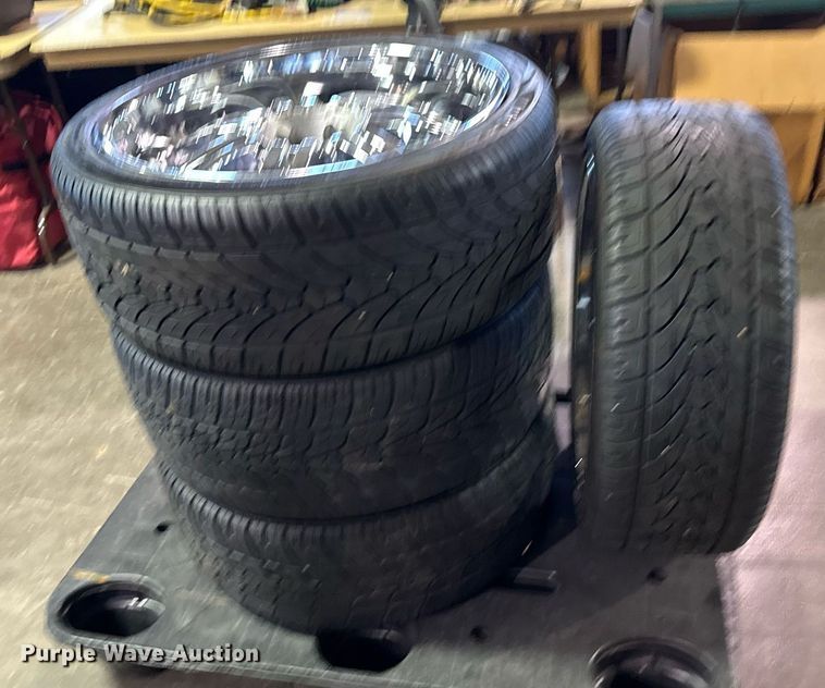 image for item NO9742 (4) Lionhart 265/35ZR22 tires and wheels
