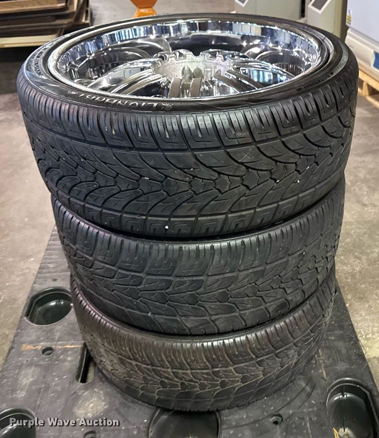 image for item NO9742 (4) Lionhart 265/35ZR22 tires and wheels