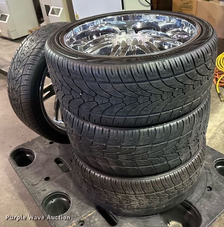 image for item NO9742 (4) Lionhart 265/35ZR22 tires and wheels