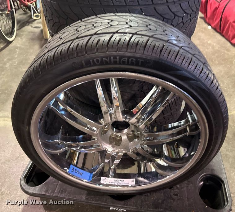 image for item NO9742 (4) Lionhart 265/35ZR22 tires and wheels