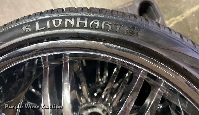 image for item NO9742 (4) Lionhart 265/35ZR22 tires and wheels