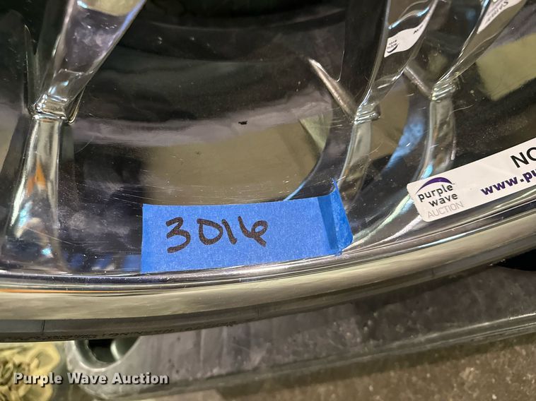 image for item NO9742 (4) Lionhart 265/35ZR22 tires and wheels