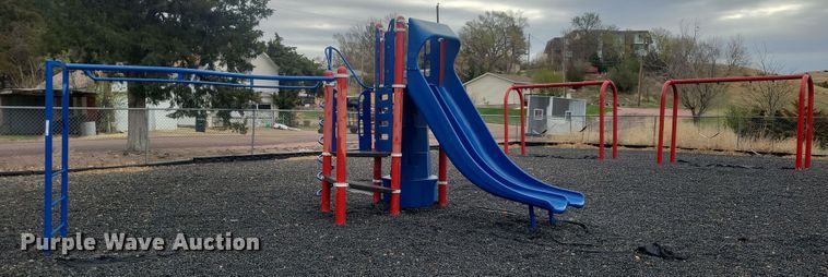 image for item NV9783 (10) Landscape Structures swings