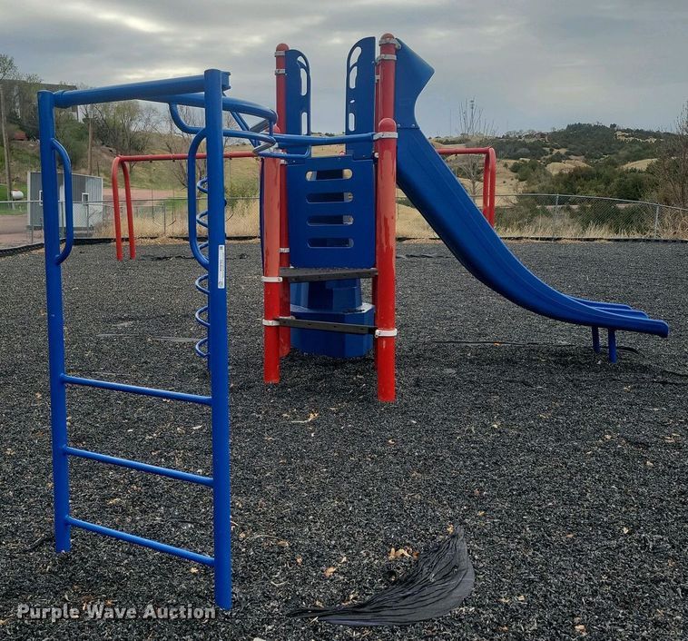 image for item NV9783 (10) Landscape Structures swings