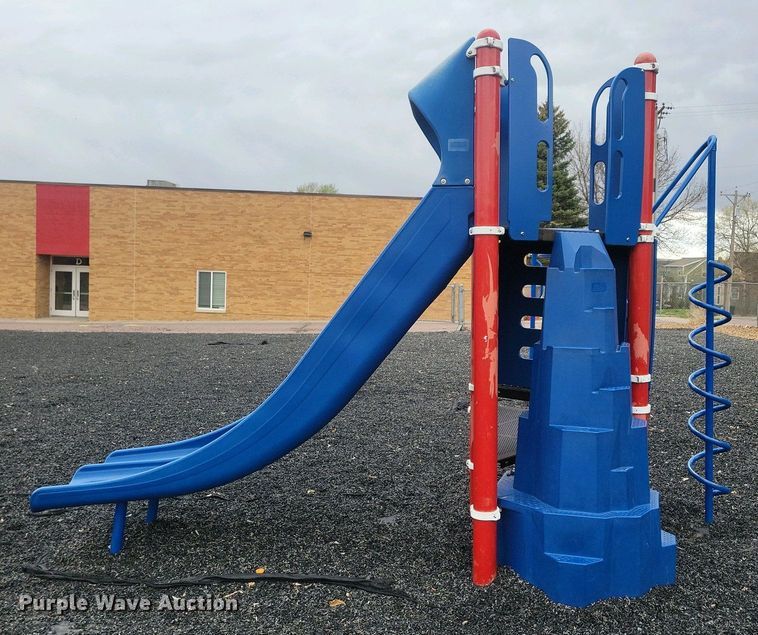 image for item NV9783 (10) Landscape Structures swings