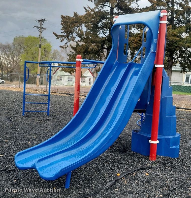 image for item NV9783 (10) Landscape Structures swings