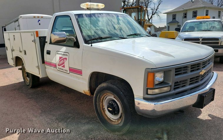 image for item NV9789 1994 Chevrolet C2500 utility bed pickup truck