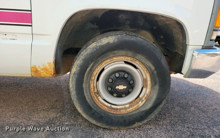 image for item NV9789 1994 Chevrolet C2500 utility bed pickup truck