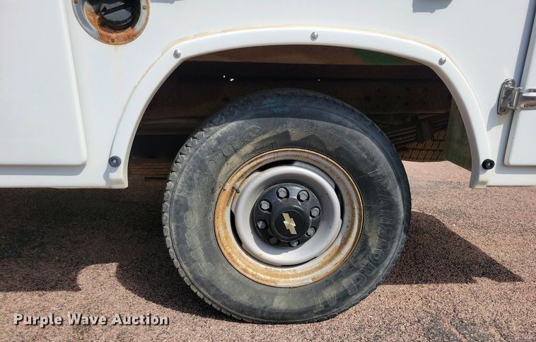 image for item NV9789 1994 Chevrolet C2500 utility bed pickup truck