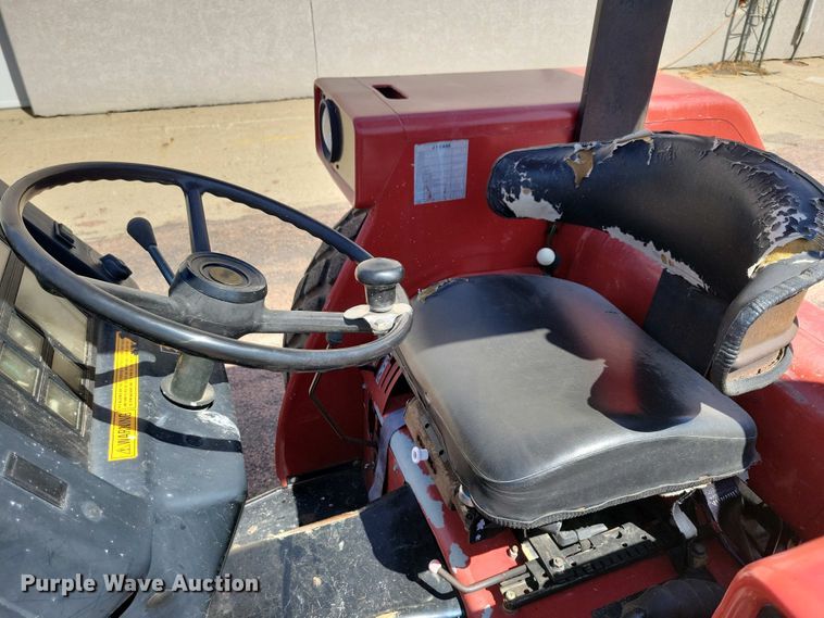 image for item NV9791 1997 Case IH 3220 tractor