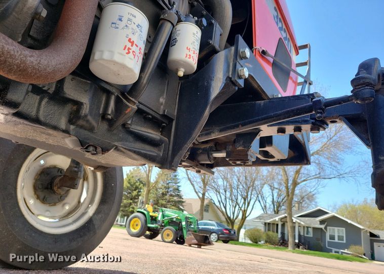 image for item NV9791 1997 Case IH 3220 tractor