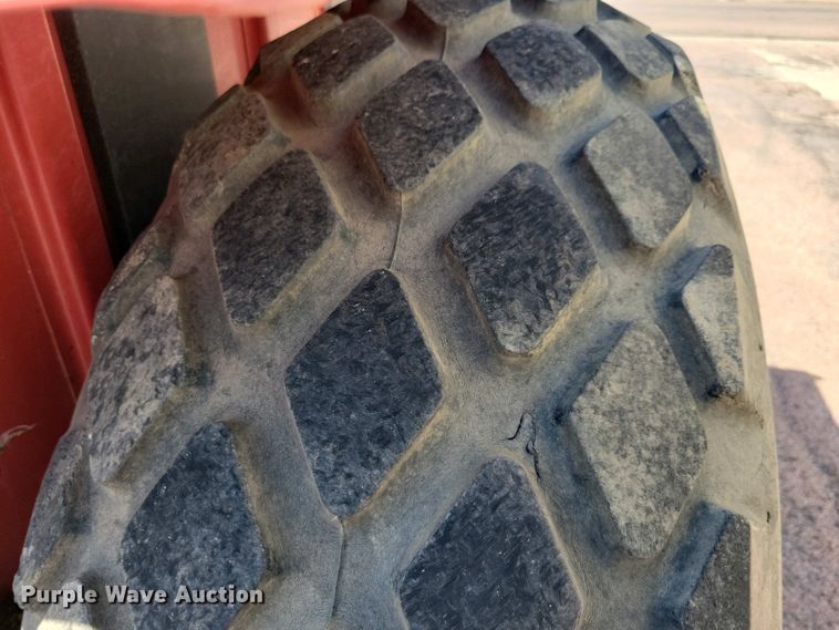 image for item NV9791 1997 Case IH 3220 tractor