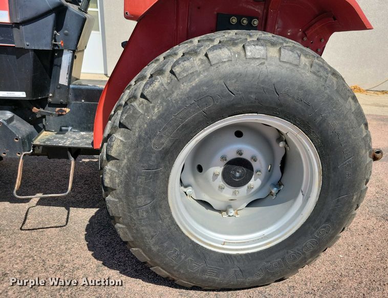 image for item NV9791 1997 Case IH 3220 tractor