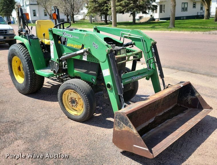 image for item NV9793 1999 John Deere 4400 tractor