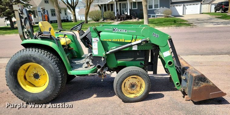 image for item NV9793 1999 John Deere 4400 tractor