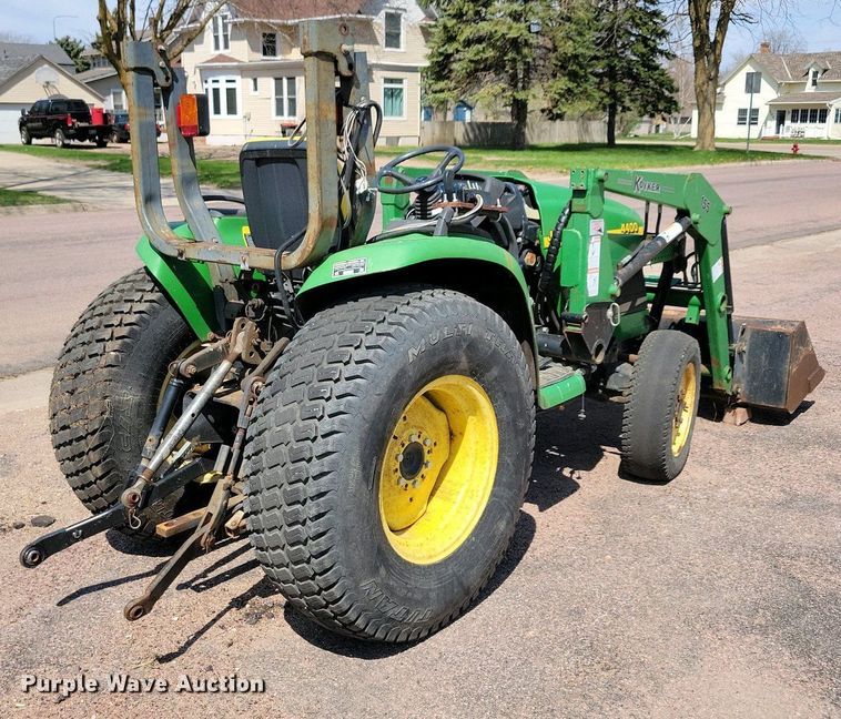 image for item NV9793 1999 John Deere 4400 tractor