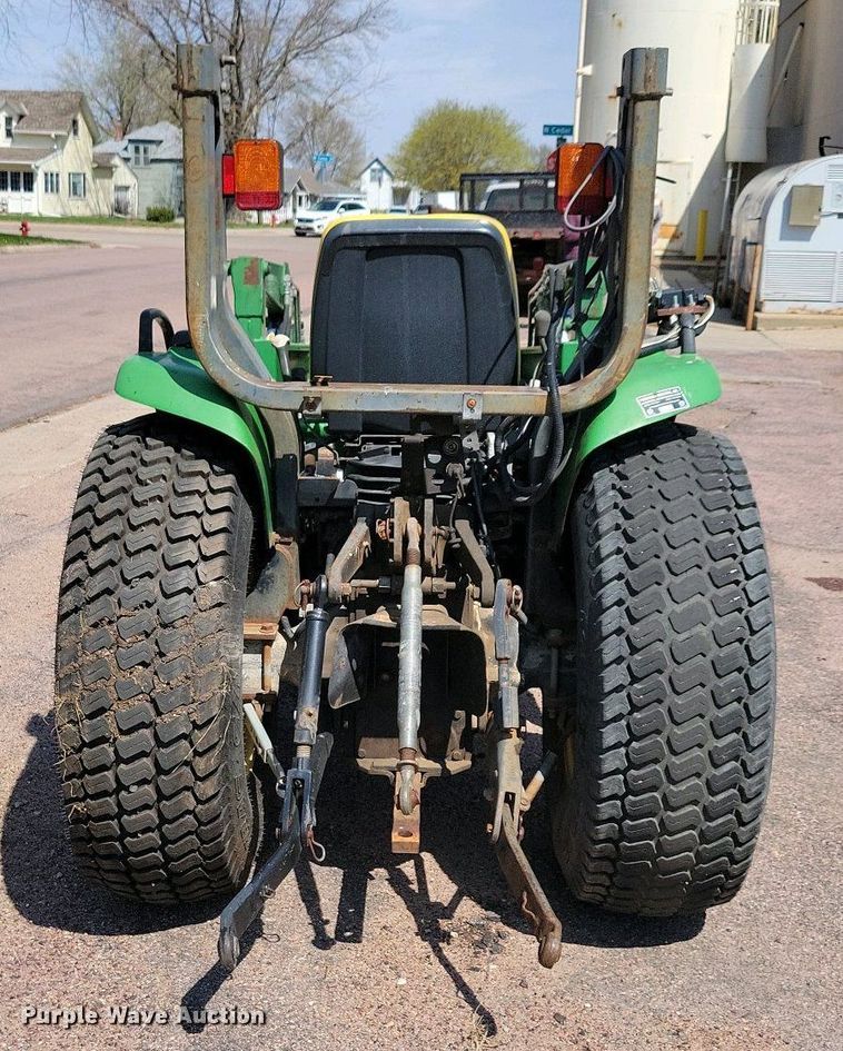 image for item NV9793 1999 John Deere 4400 tractor