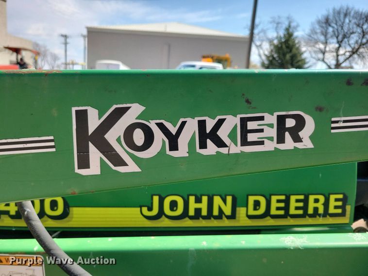 image for item NV9793 1999 John Deere 4400 tractor