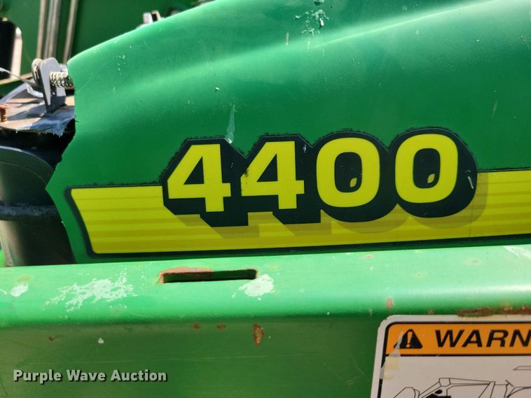 image for item NV9793 1999 John Deere 4400 tractor
