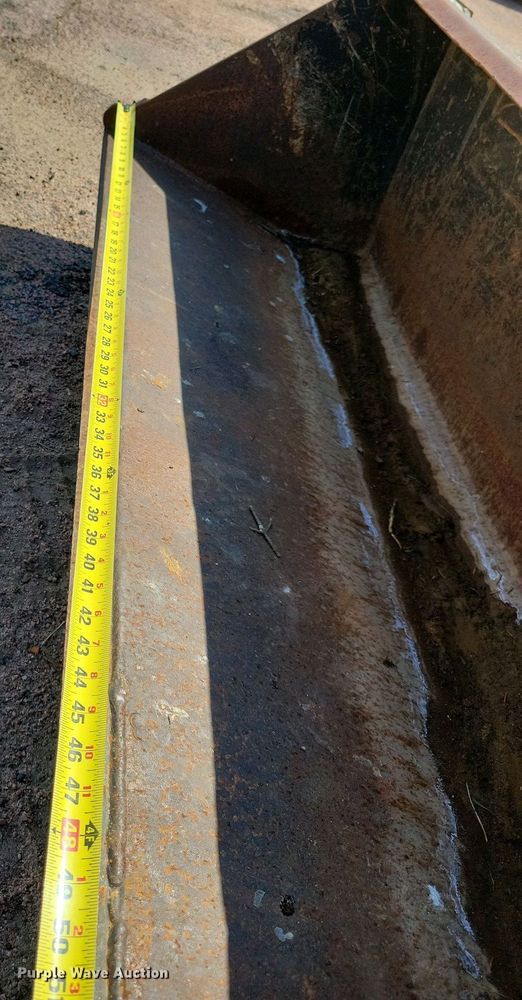 image for item NV9793 1999 John Deere 4400 tractor