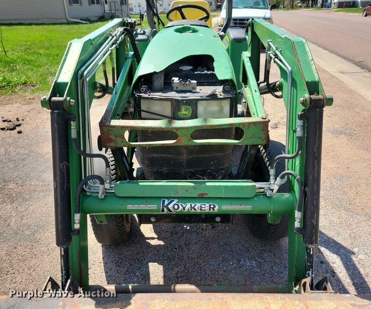 image for item NV9793 1999 John Deere 4400 tractor