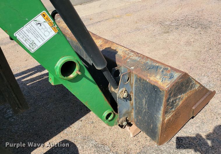 image for item NV9793 1999 John Deere 4400 tractor