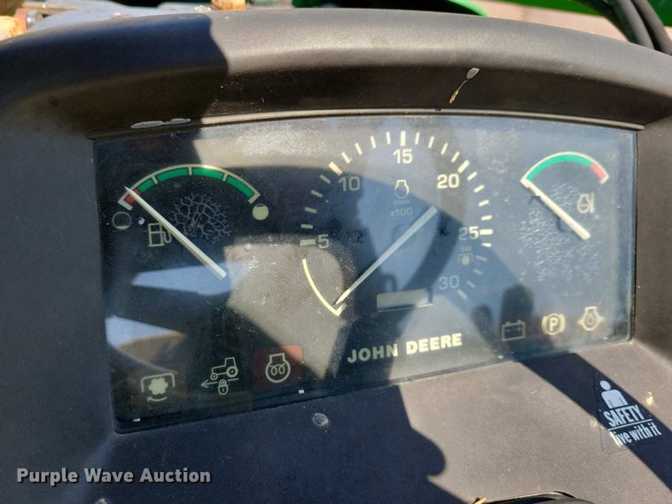 image for item NV9793 1999 John Deere 4400 tractor