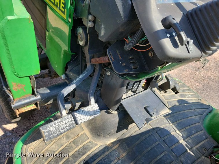 image for item NV9793 1999 John Deere 4400 tractor