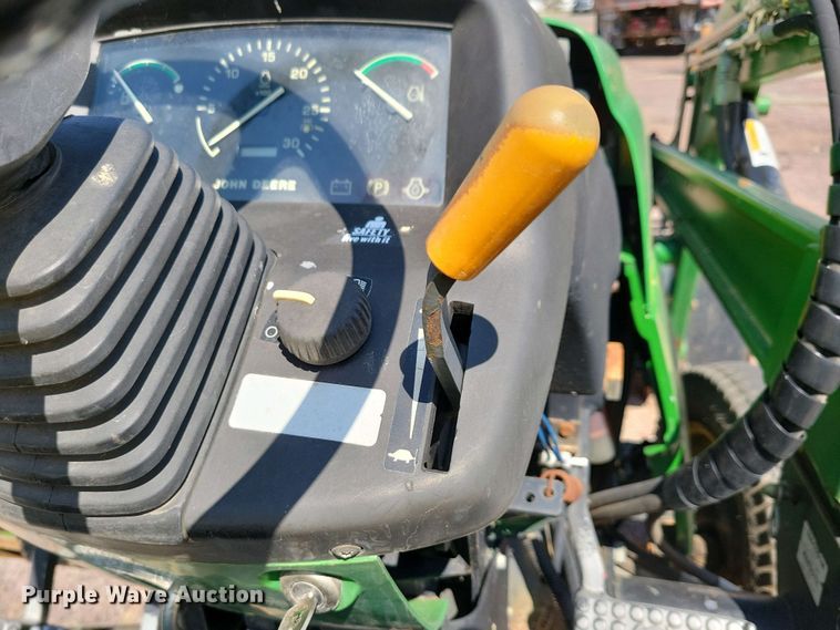 image for item NV9793 1999 John Deere 4400 tractor