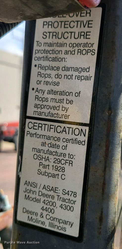 image for item NV9793 1999 John Deere 4400 tractor