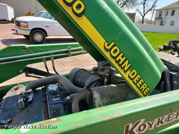 image for item NV9793 1999 John Deere 4400 tractor