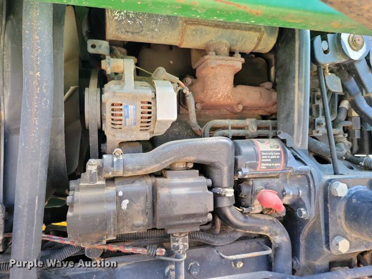 image for item NV9793 1999 John Deere 4400 tractor