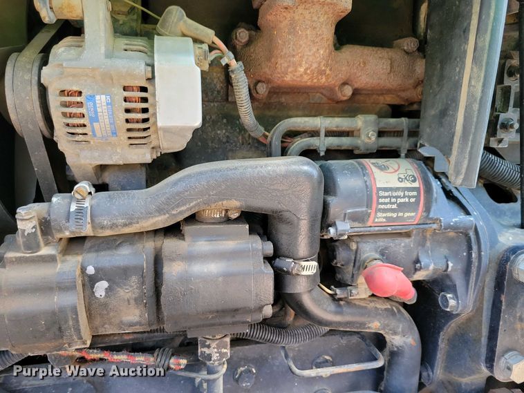 image for item NV9793 1999 John Deere 4400 tractor