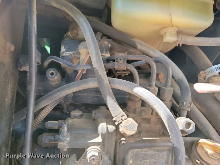 image for item NV9793 1999 John Deere 4400 tractor