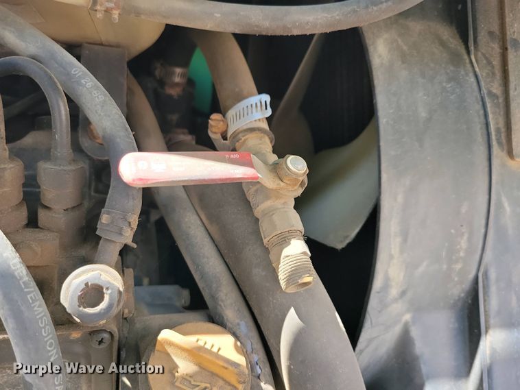 image for item NV9793 1999 John Deere 4400 tractor