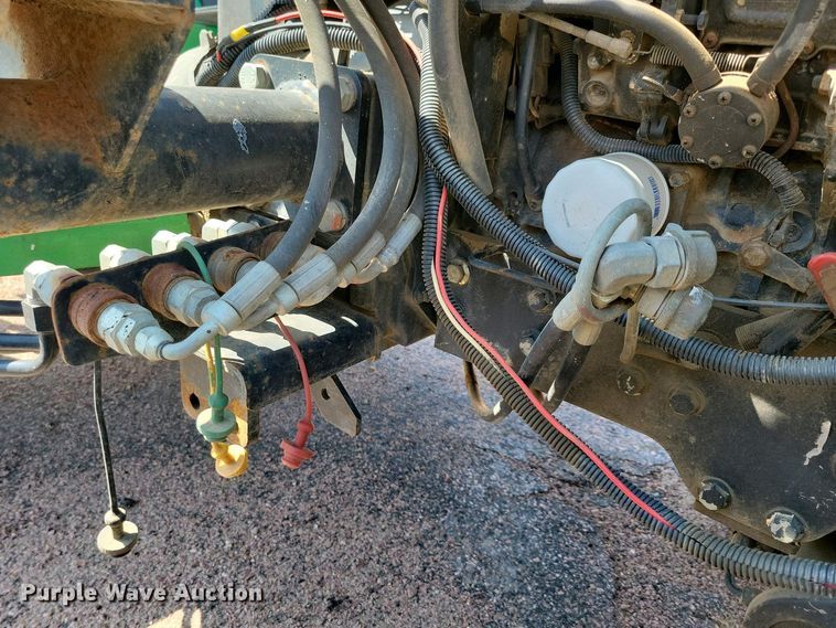 image for item NV9793 1999 John Deere 4400 tractor